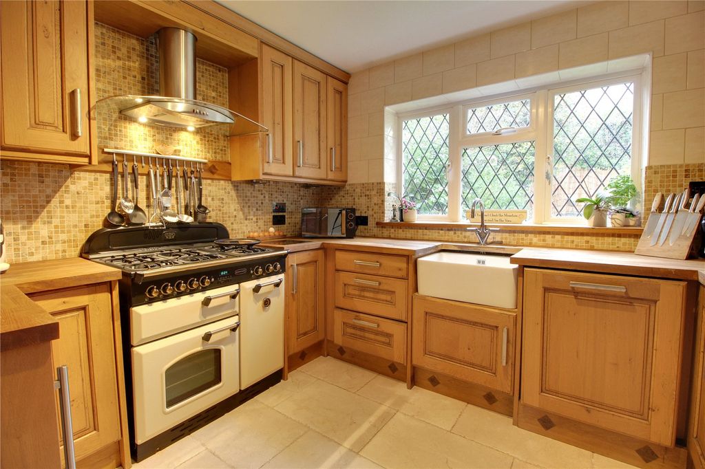 Property photo 2 of 13 Picture No. 08