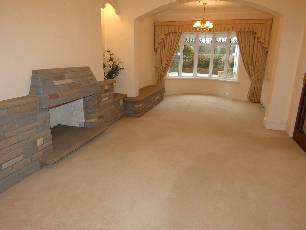 Property photo 2 of 24 Main Lounge