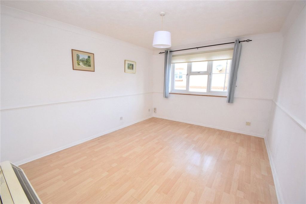 Property photo 2 of 7 Lounge