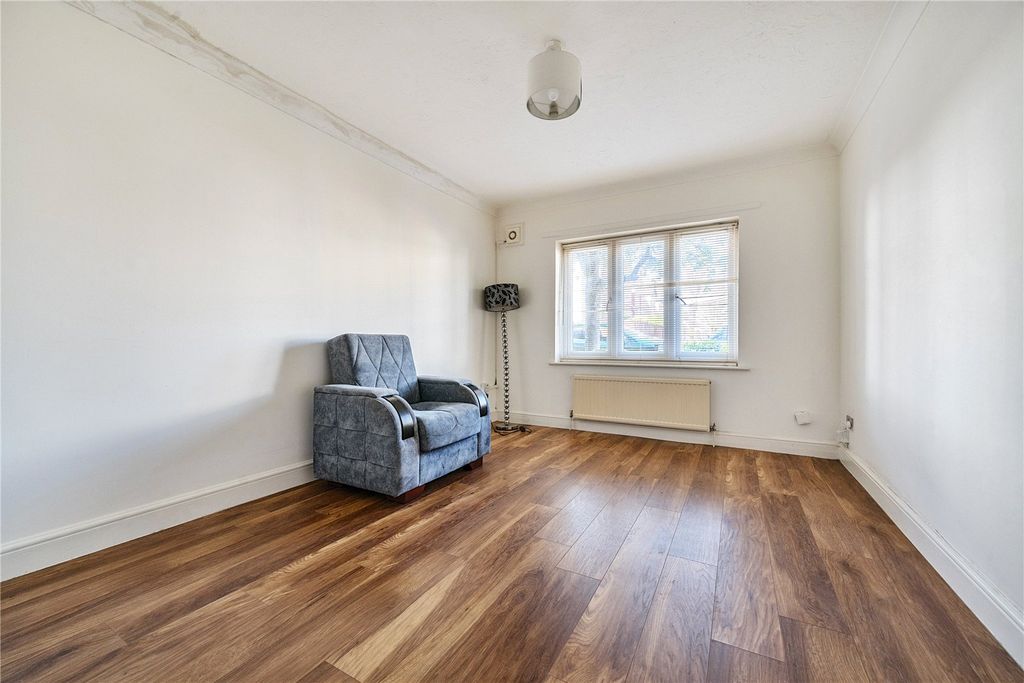 Property photo 2 of 12 Picture No. 24