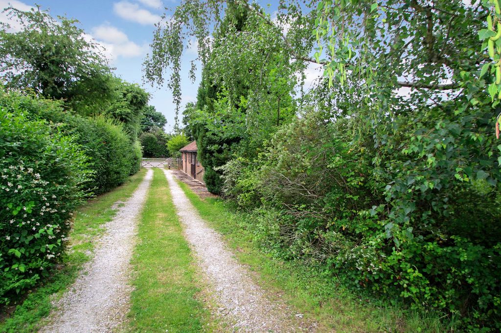 Property photo 2 of 22