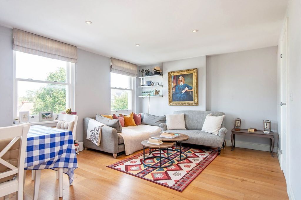 Property photo 2 of 7