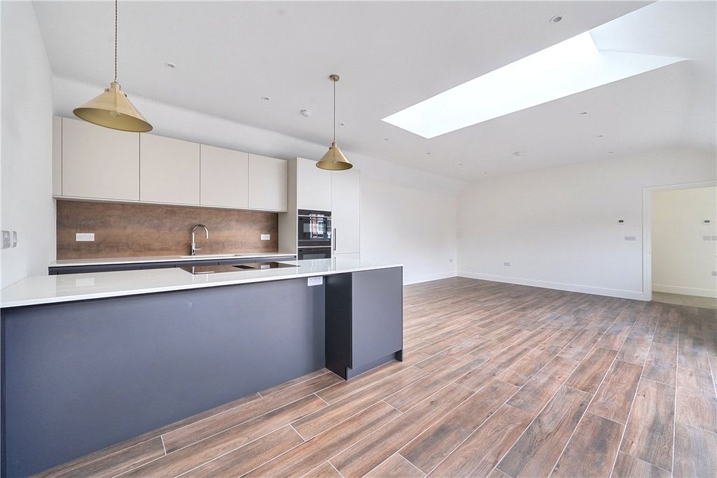 Property photo 2 of 13 Picture No. 08