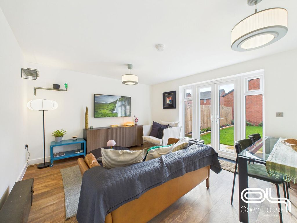 Property photo 3 of 16 Living Room