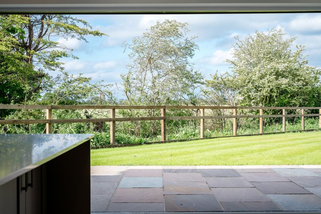Property photo 1 of 34