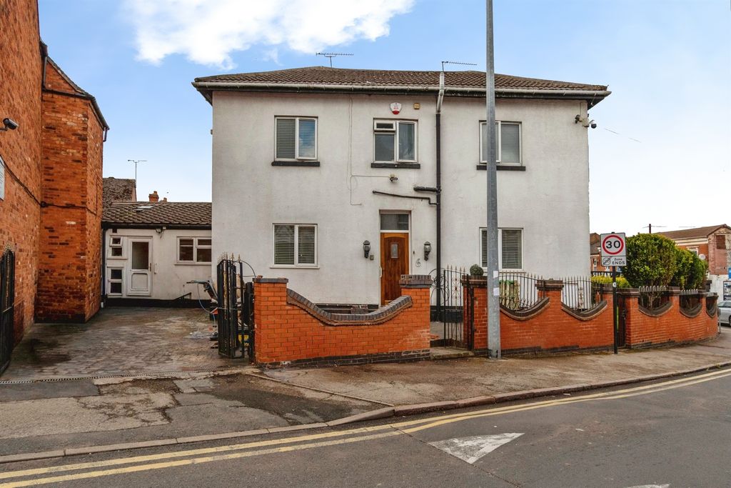 Property photo 1 of 20