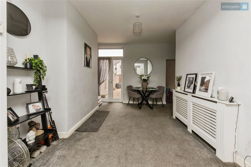 Property photo 3 of 16 Picture No. 06