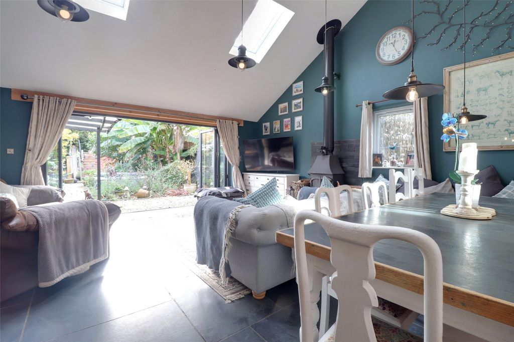 Property photo 2 of 25 Picture No. 48