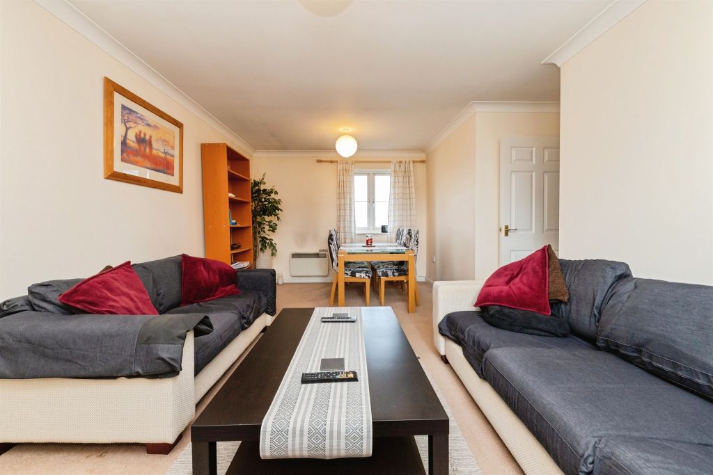 Property photo 3 of 14