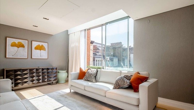 Property photo 2 of 28