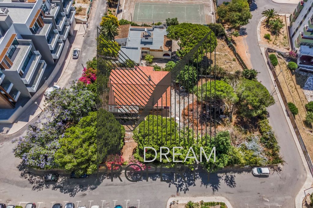 Property photo 1 of 6 Urban Land For Sale In Quarteira