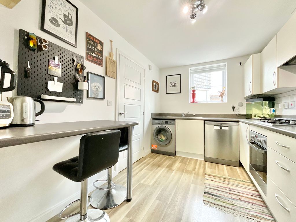 Property photo 3 of 32