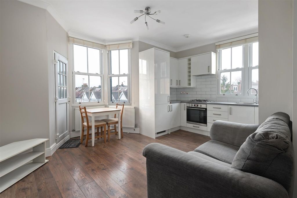 Property photo 1 of 7 Fulham Palace Road Ph4.Jpg