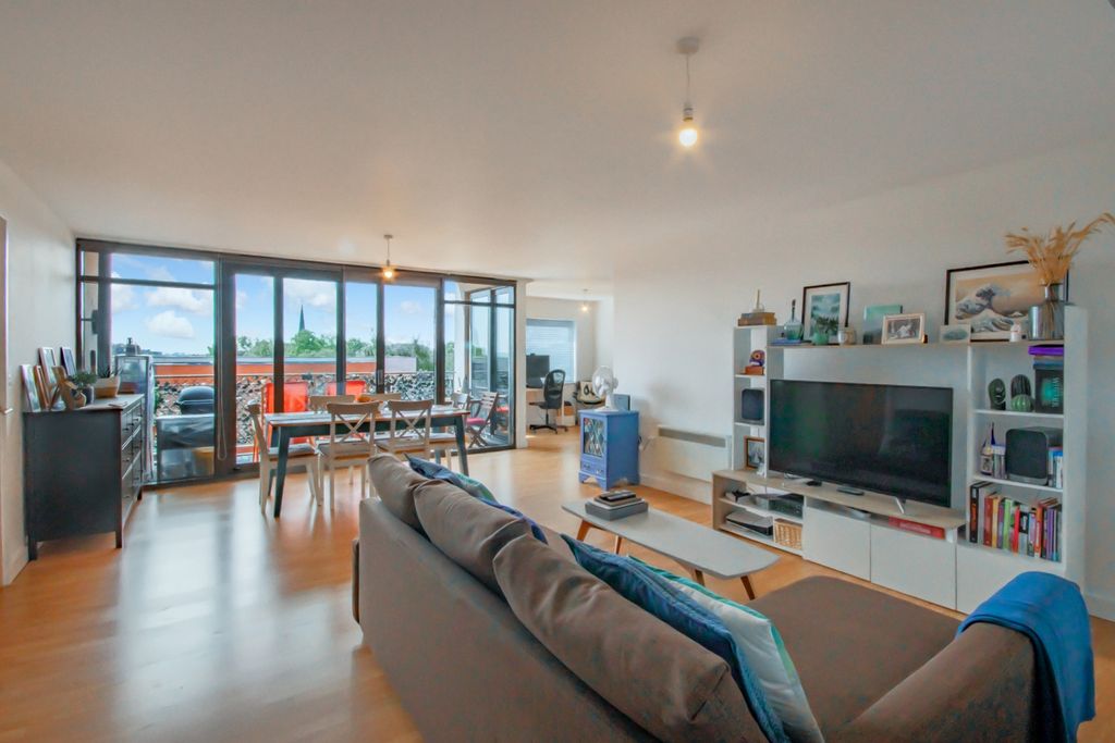 Property photo 1 of 18 Open Living Kitchen Diner