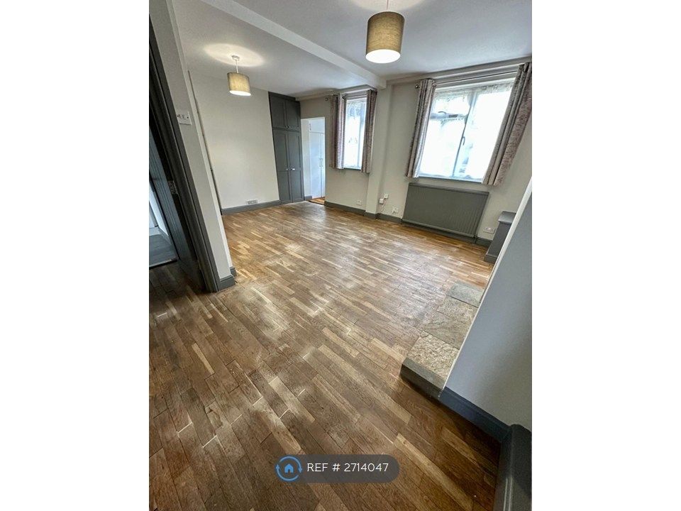 Property photo 3 of 28