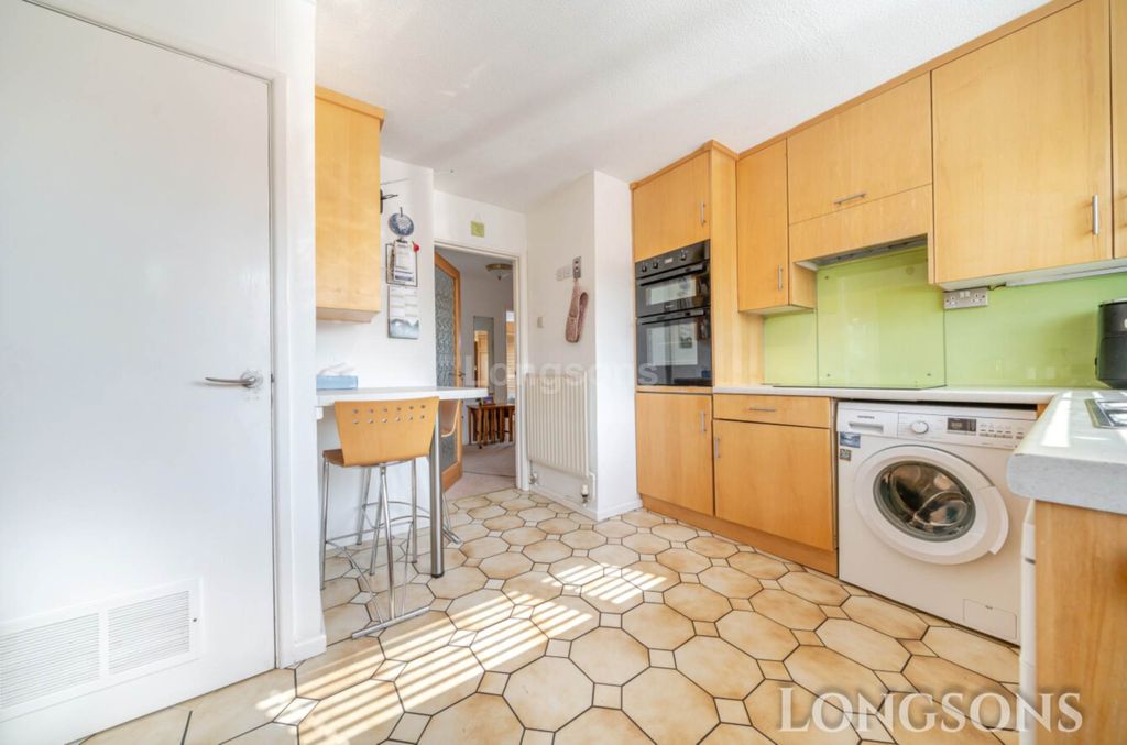 Property photo 3 of 18