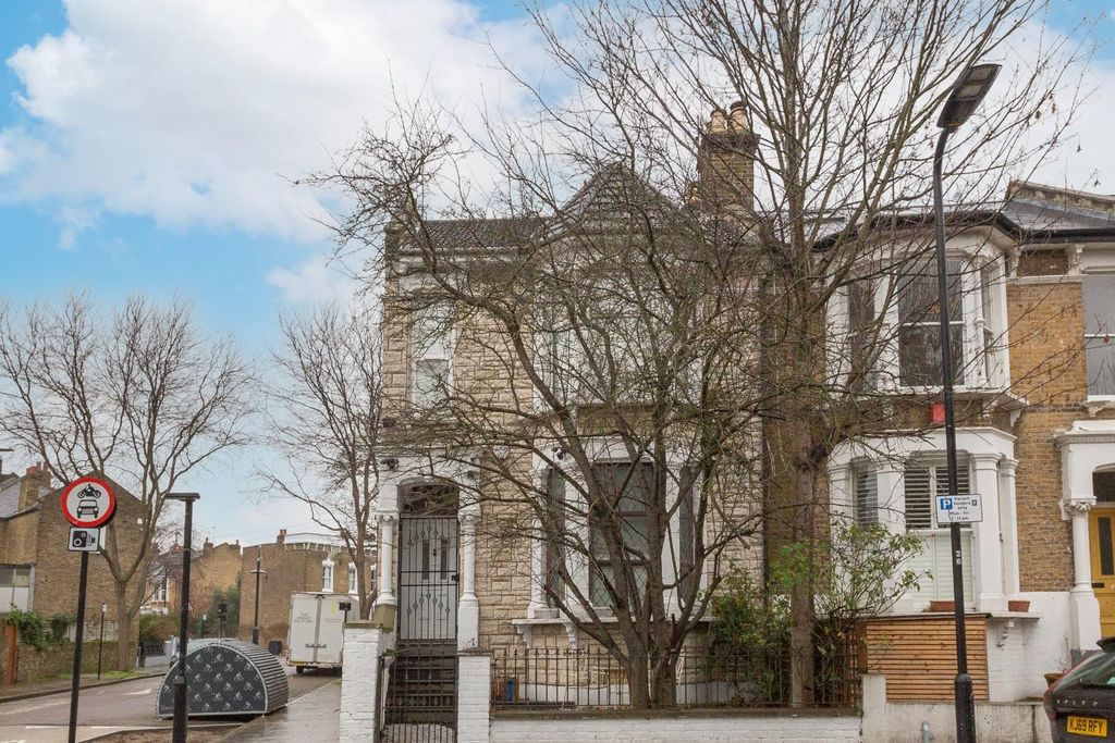 Property photo 1 of 5