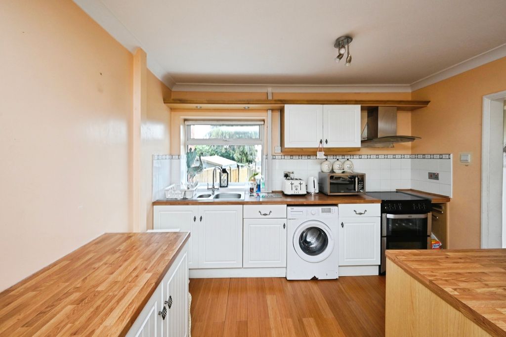 Property photo 3 of 23 Kitchen Dining Room