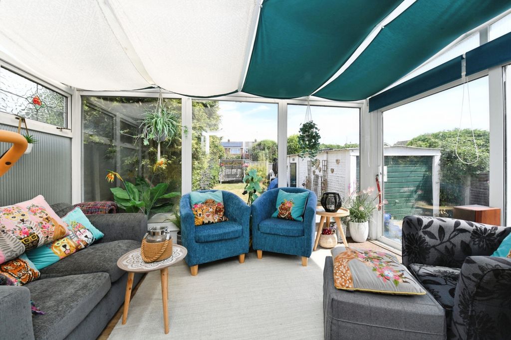 Property photo 2 of 19 Conservatory