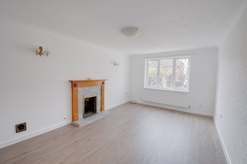 Property photo 3 of 18 Picture No. 12