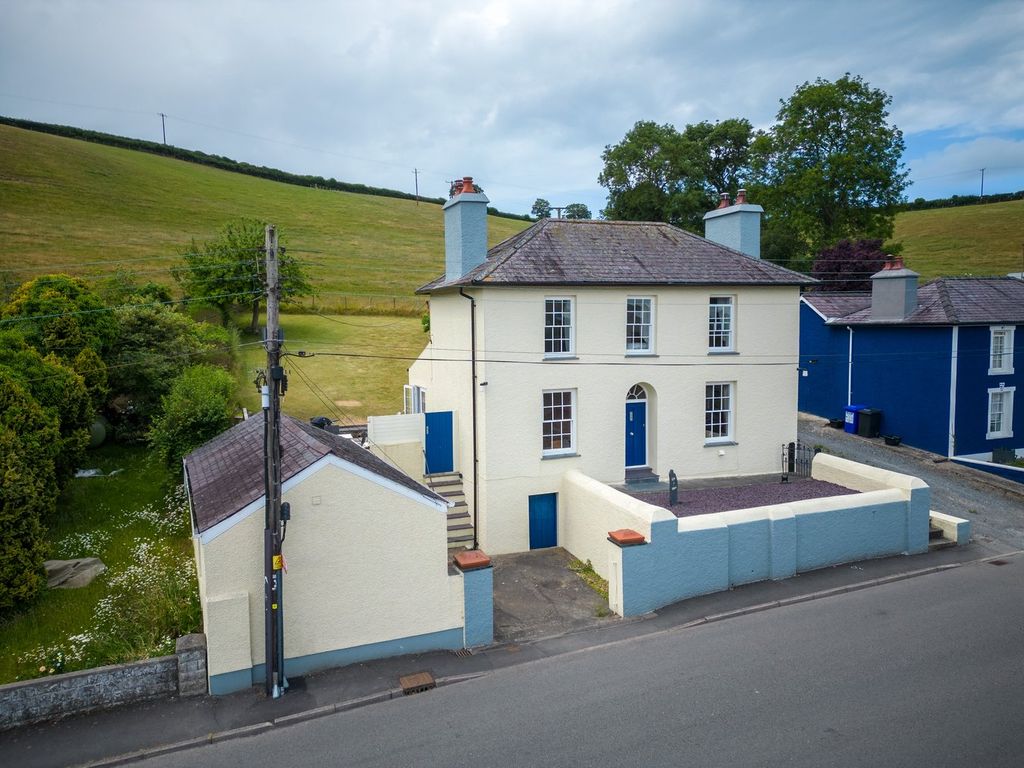 Property photo 3 of 49