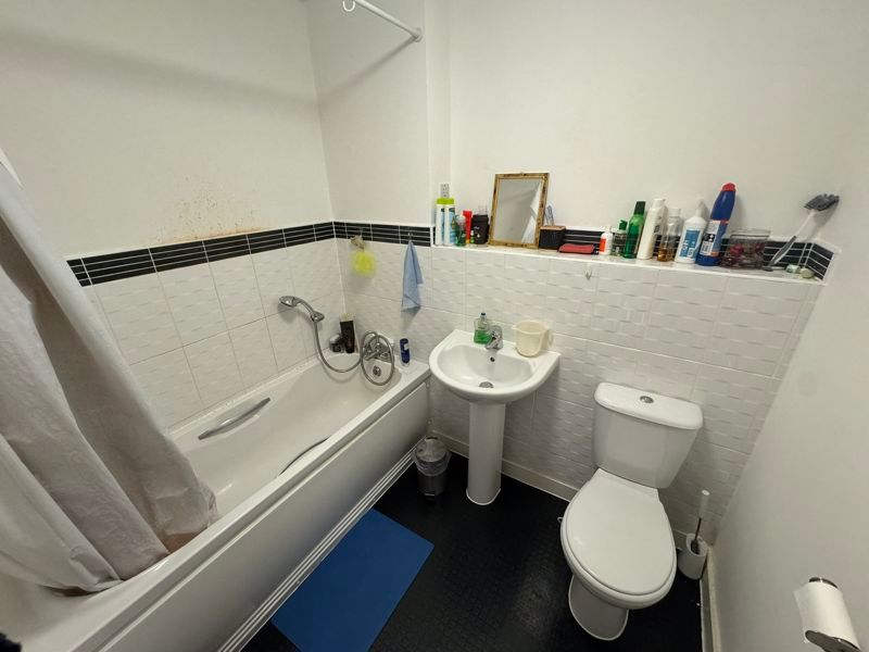 Property photo 3 of 8 Photo 3