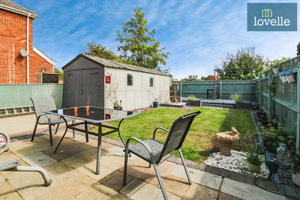 Property photo 2 of 23