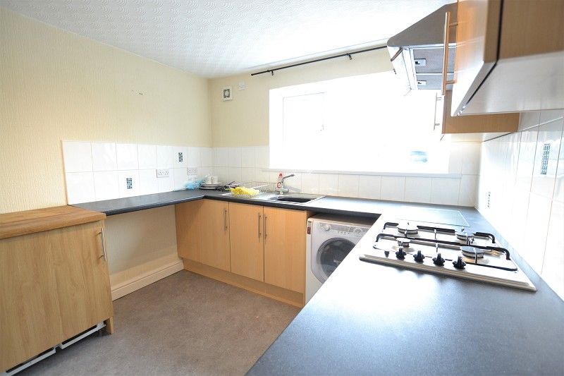 Property photo 2 of 9 Kitchen