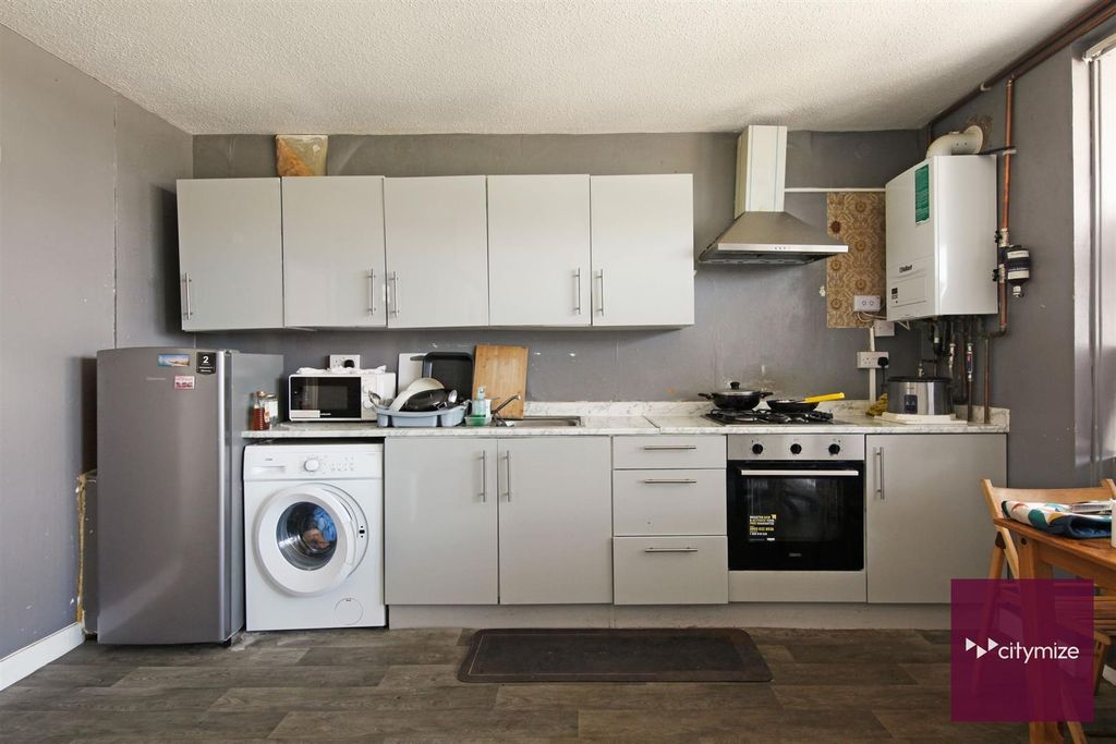 Property photo 1 of 15 Kitchen / Reception Room
