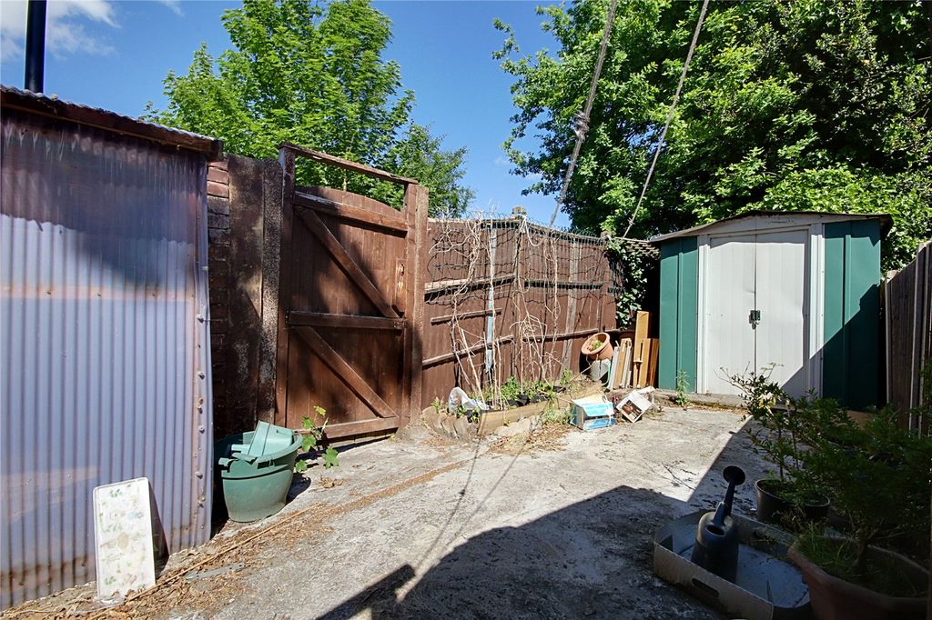 Property photo 2 of 15 Picture No. 14