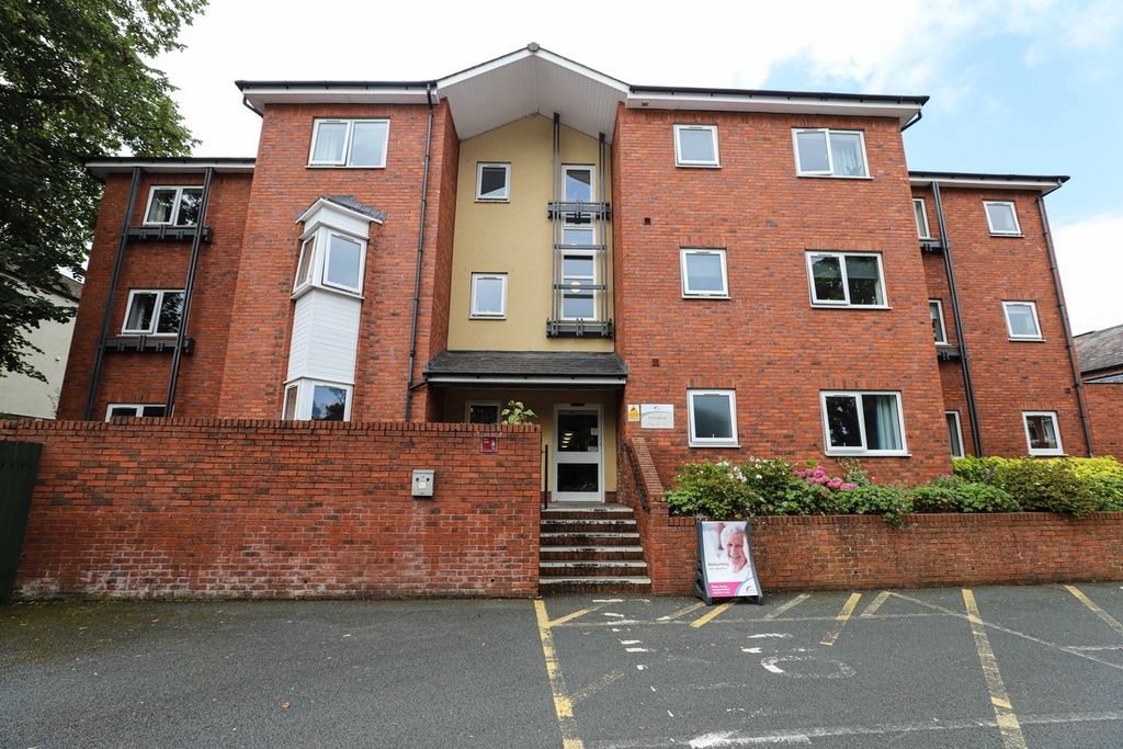 Property photo 1 of 11 External