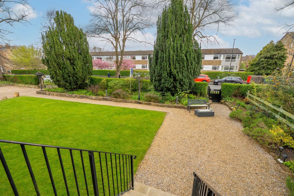 Property photo 3 of 28