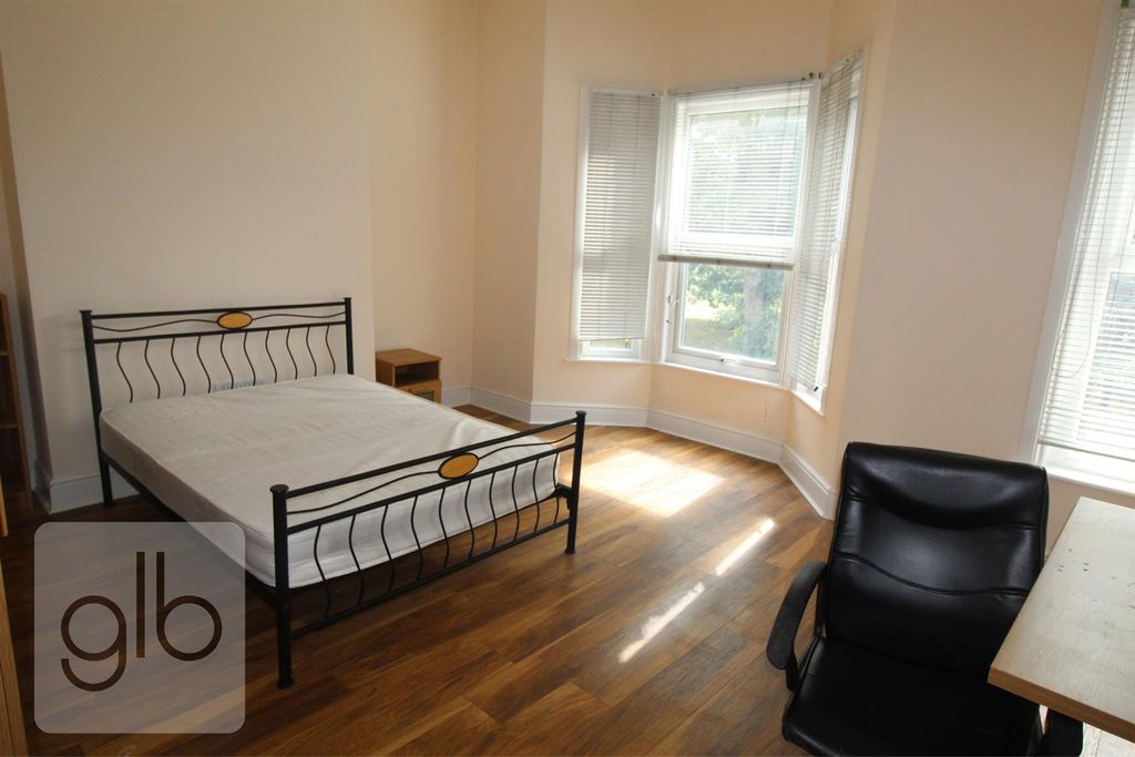 Property photo 2 of 10 24.Png