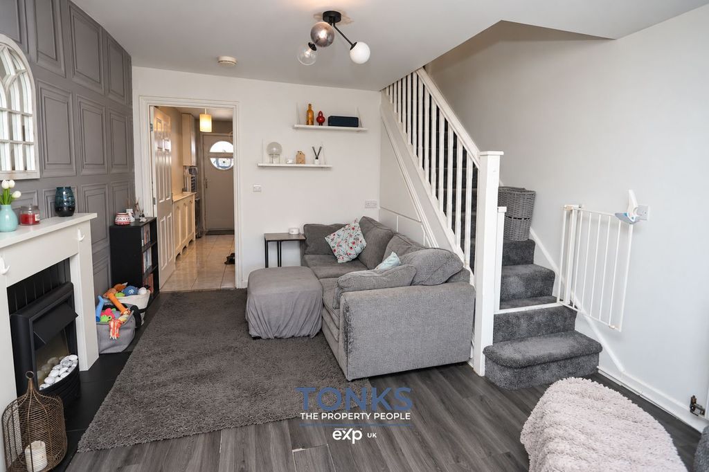 Property photo 3 of 18