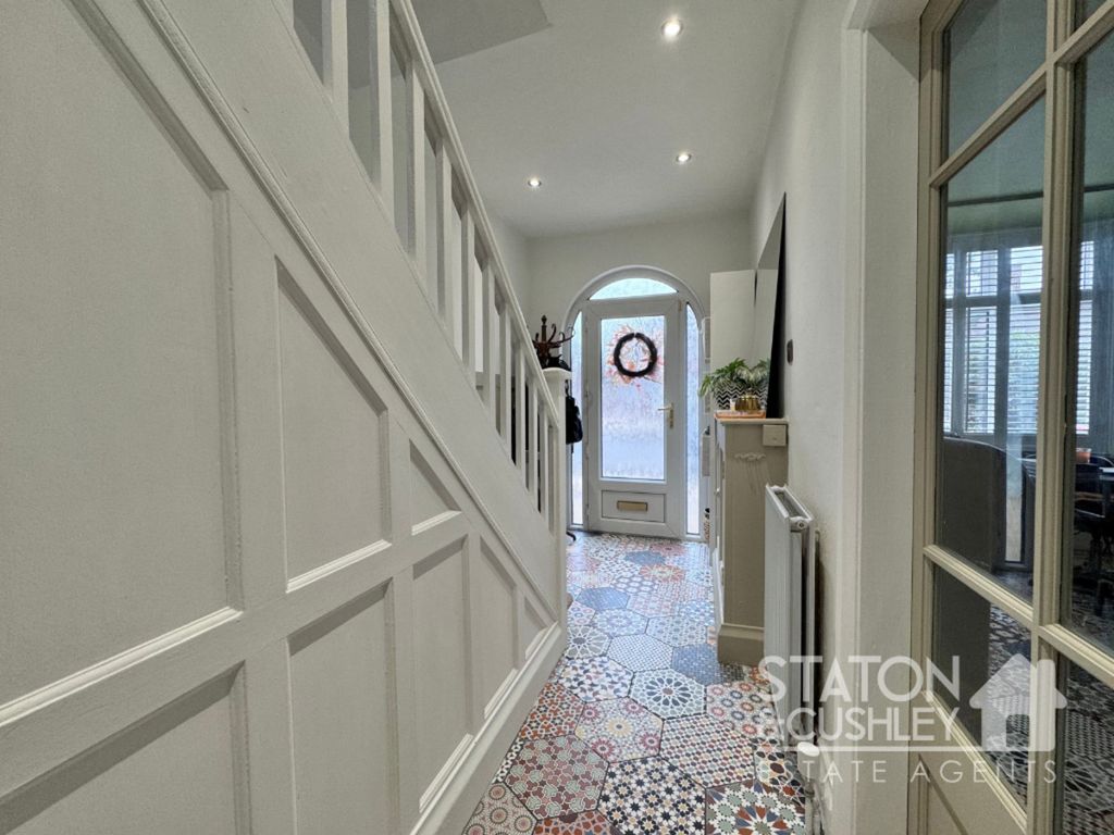 Property photo 3 of 28