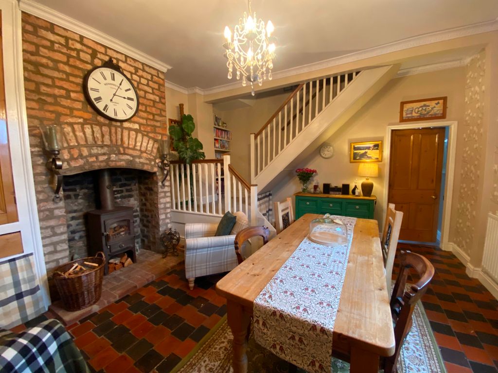 Property photo 2 of 27