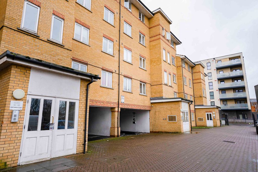 Property photo 1 of 12 Picture No. 17