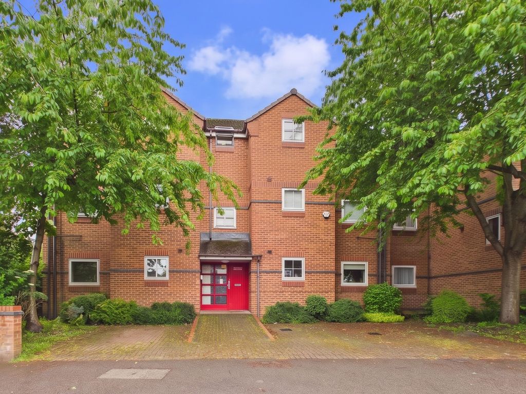 Property photo 1 of 16 Front Of Apartment Block