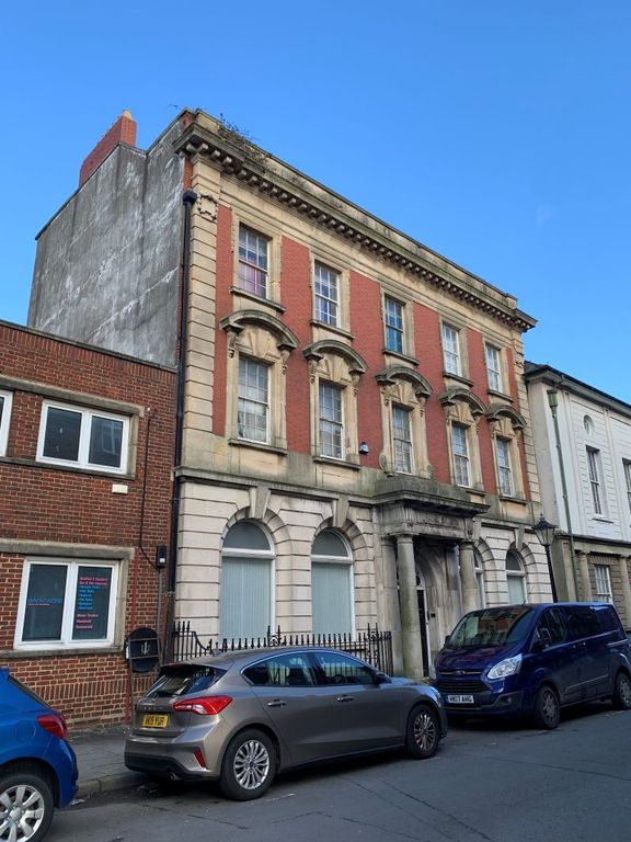 Property photo 1 of 6