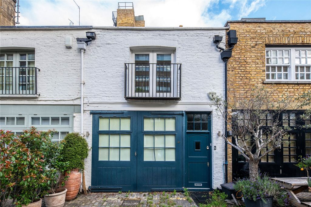 Property photo 1 of 13 External