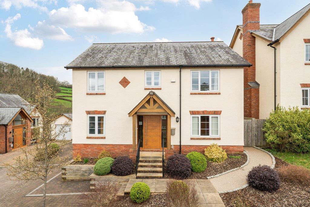 Property photo 1 of 26 Seddons Tiverton