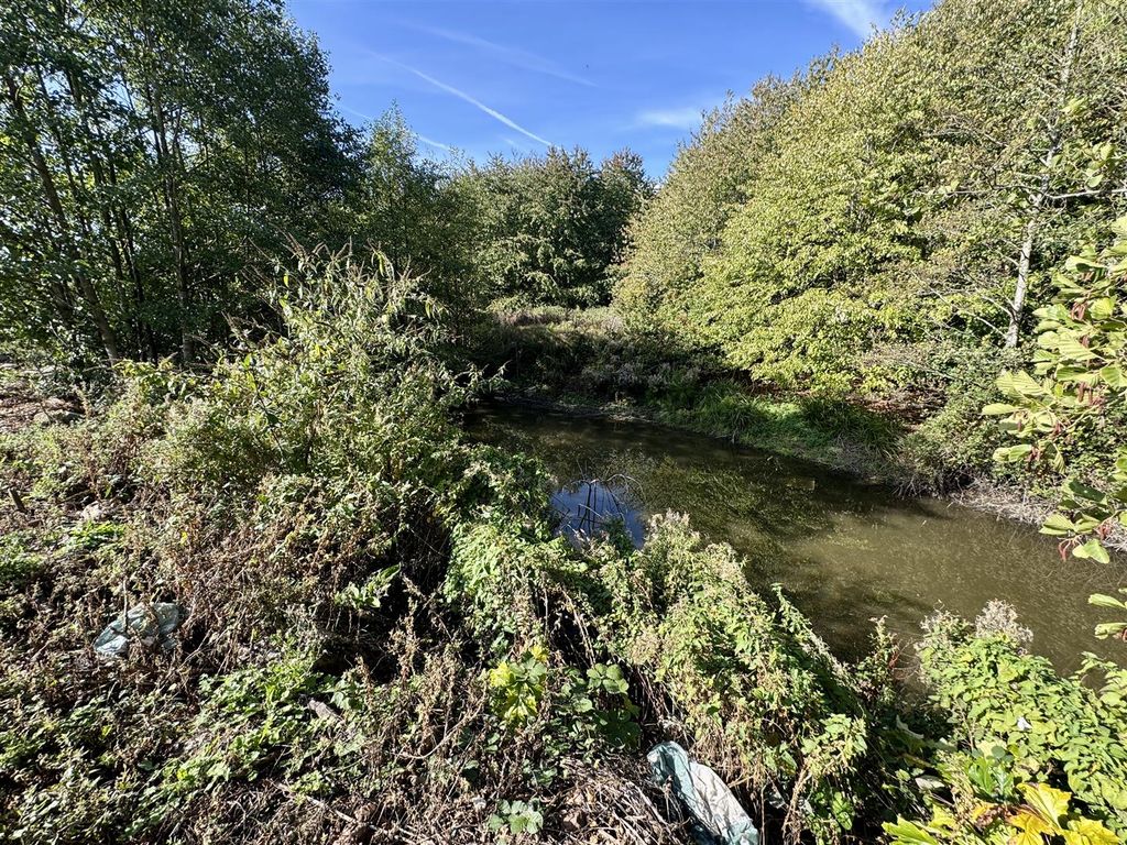 Property photo 3 of 3