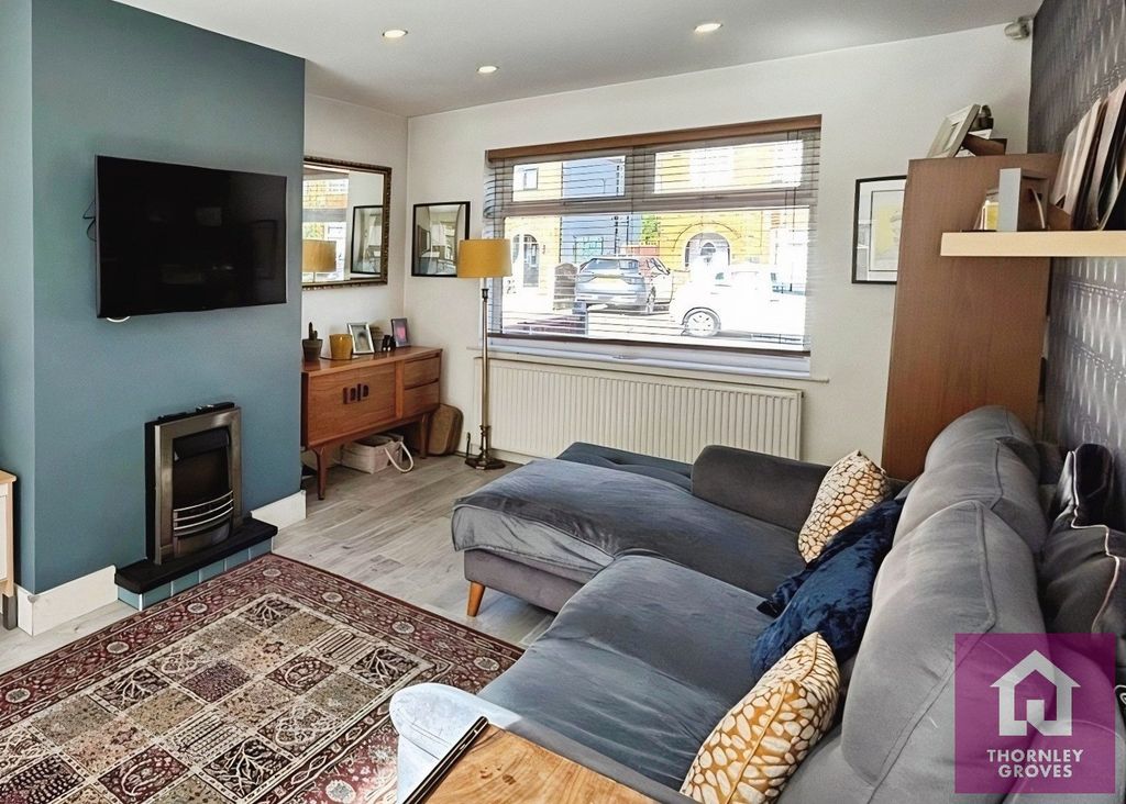 Property photo 2 of 10 Picture No. 18