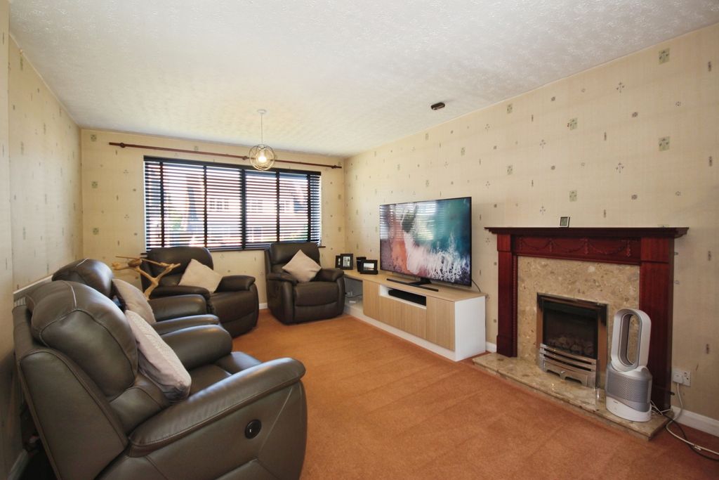 Property photo 3 of 18 Pbox-Img.Jpg