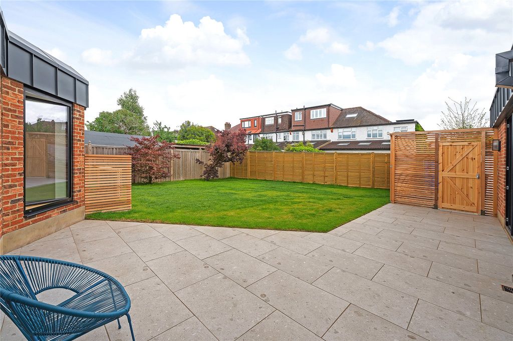 Property photo 1 of 15 Picture No. 14