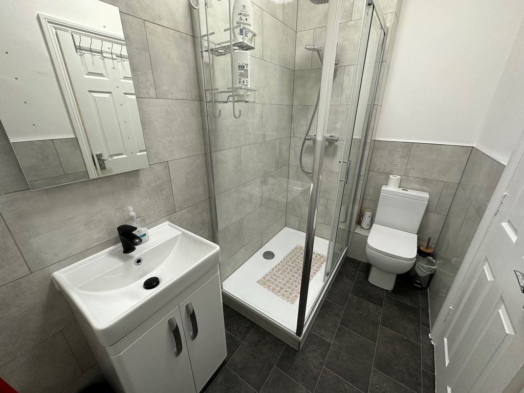 Property photo 2 of 12 Image