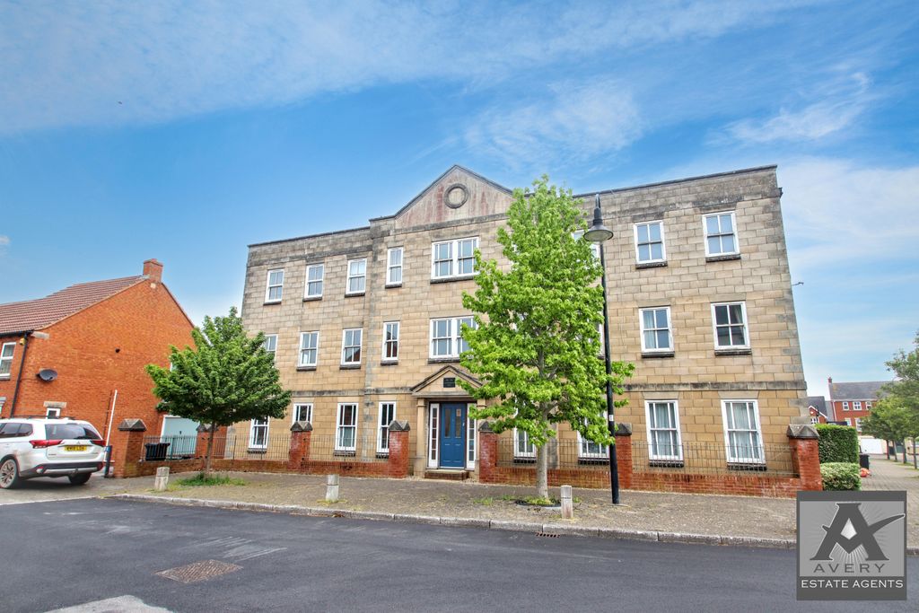 Property photo 1 of 6 2 Bed Flat To Rent
