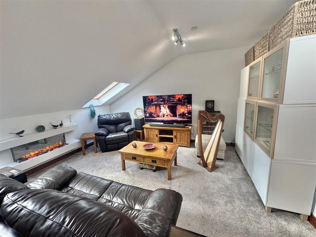 Additional image 9 of 3 bed flat for saleWestern Road, Launceston PL15