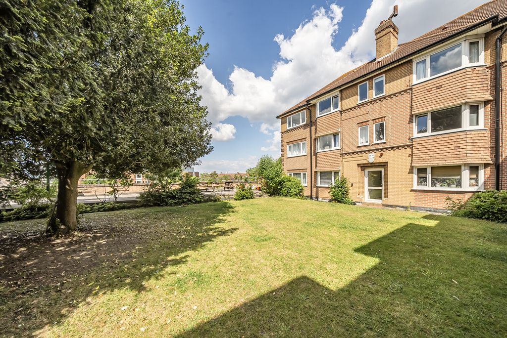 Property photo 1 of 11 Exterior