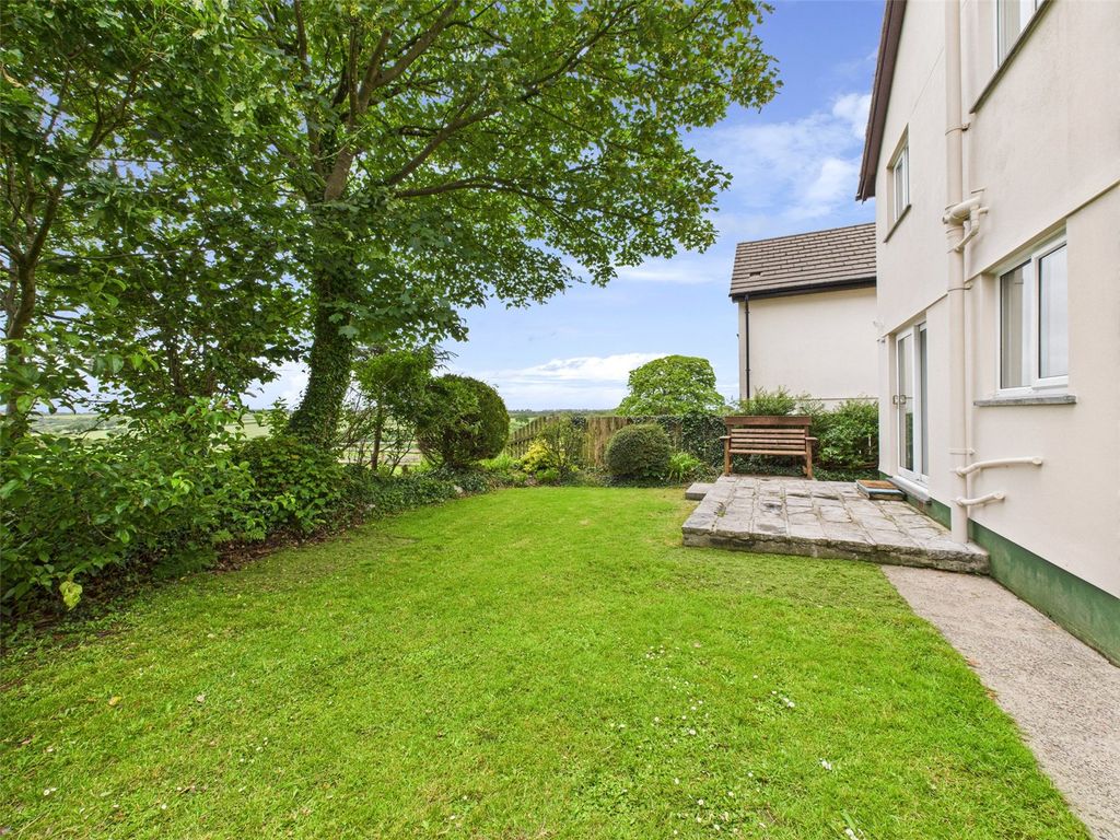 Property photo 3 of 19 Picture No. 16